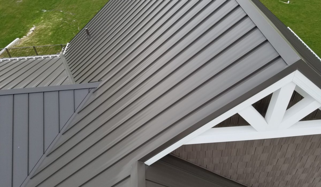 Residential Roofing: Metal Roof Advantages & Disadvantages
